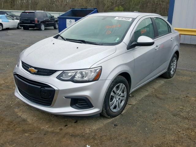 1G1JB5SH9H4164858 - 2017 CHEVROLET SONIC LS 银色 照片 2