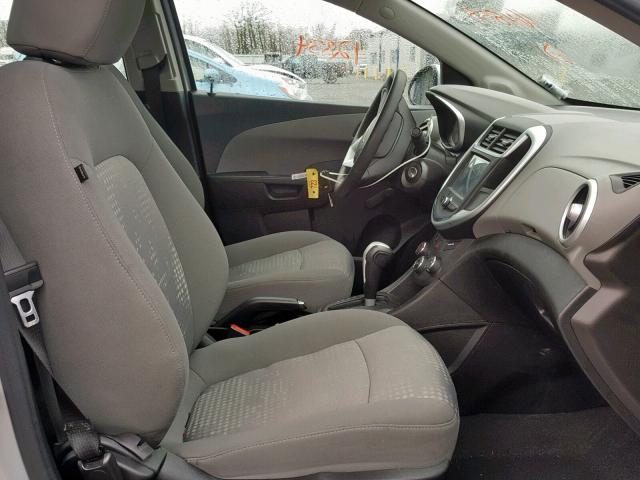 1G1JB5SH9H4164858 - 2017 CHEVROLET SONIC LS 银色 照片 5