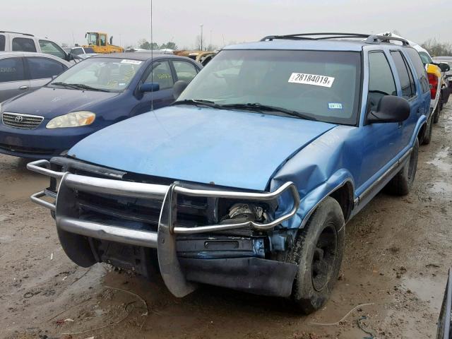 1GNCS13W2T2307604 - 1996 CHEVROLET BLAZER BLUE photo 2