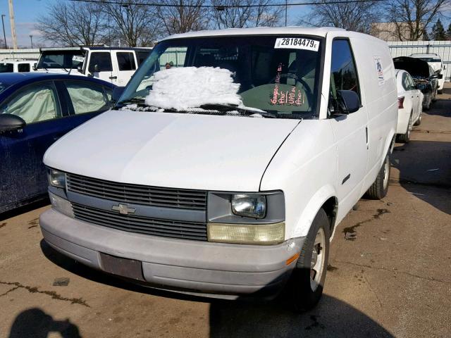 1GCDM19X22B114634 - 2002 CHEVROLET ASTRO WHITE photo 2