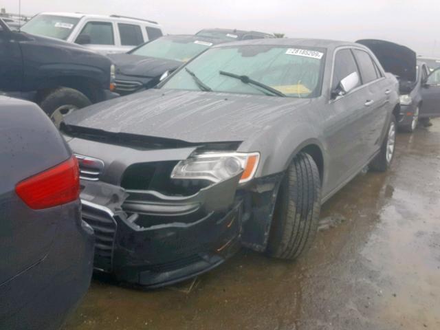 2C3CCAET3CH261138 - 2012 CHRYSLER 300C GRAY photo 2