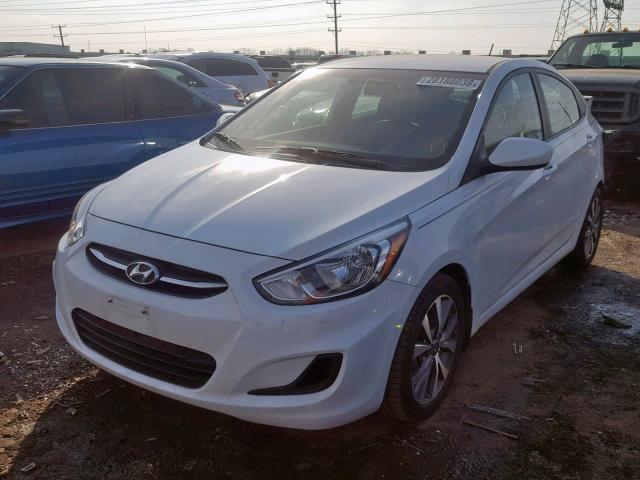 KMHCT4AE2HU334052 - 2017 HYUNDAI ACCENT SE WHITE photo 2