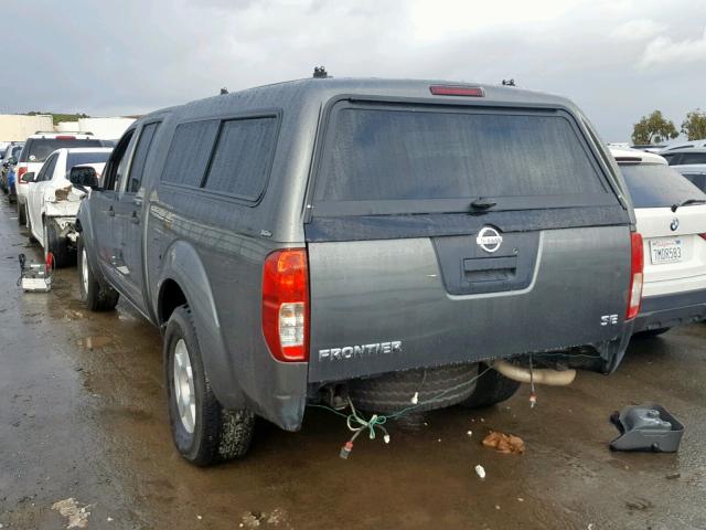 1N6AD09U07C409619 - 2007 NISSAN FRONTIER C GRAY photo 3