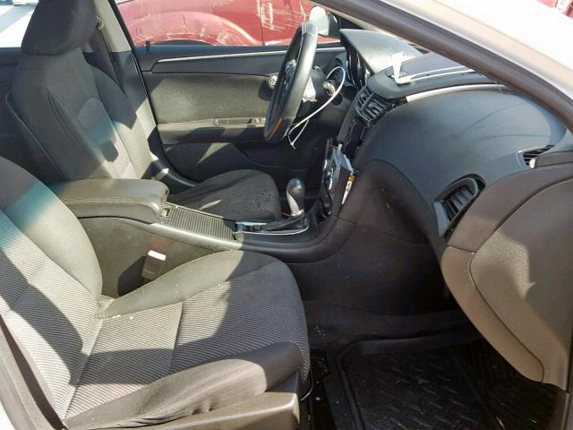 1G1ZC5E08AF183398 - 2010 CHEVROLET MALIBU 1LT თეთრი ფოტო 5