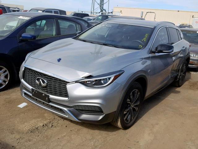 SJKCH5CR6JA057356 - 2018 INFINITI QX30 BASE GRAY photo 2