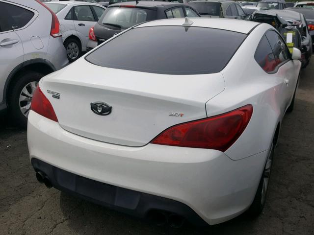 KMHHT6KD8AU013887 - 2010 HYUNDAI GENESIS CO WHITE photo 4