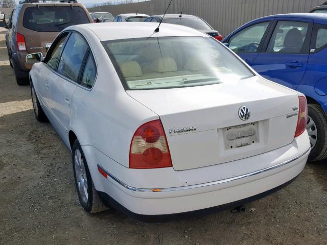 WVWTH63B81E154644 - 2001 VOLKSWAGEN PASSAT GLX WHITE photo 3