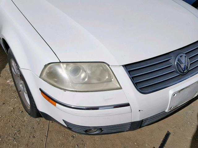 WVWTH63B81E154644 - 2001 VOLKSWAGEN PASSAT GLX WHITE photo 9