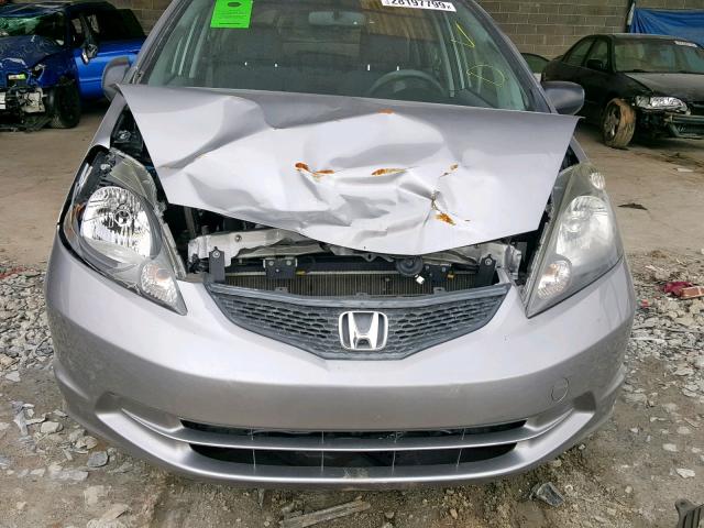 JHMGE8H2XAS002816 - 2010 HONDA FIT GRAY photo 9