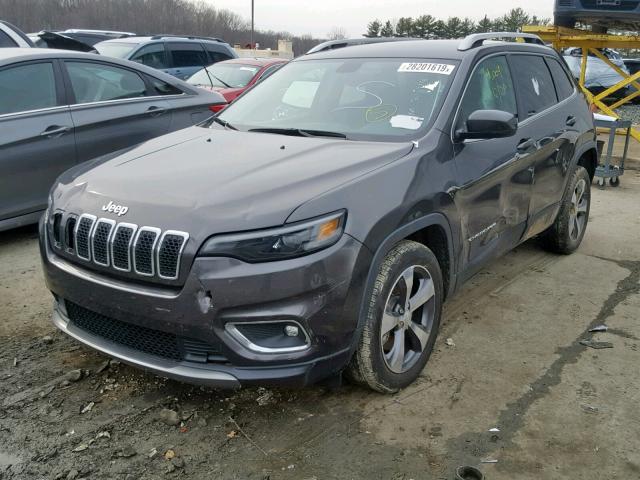 1C4PJLDB8KD183913 - 2019 JEEP CHEROKEE L GRAY photo 2