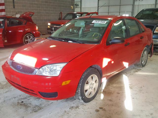 1FAFP34N66W149019 - 2006 FORD FOCUS ZX4 RED photo 2