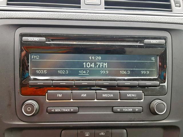 3VW1K7AJ9FM242657 - 2015 VOLKSWAGEN JETTA BASE BROWN photo 9