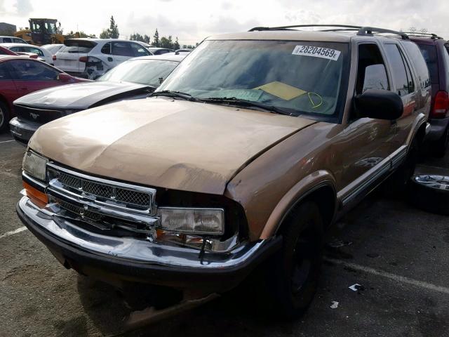 1GNCS13W3X2107403 - 1999 CHEVROLET BLAZER BROWN photo 2