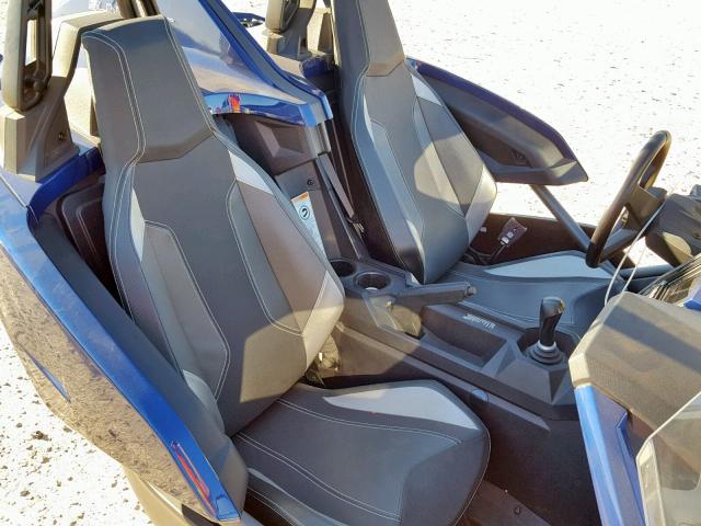 57XAAPFA2J8127918 - 2018 POLARIS SLINGSHOT BLUE photo 6