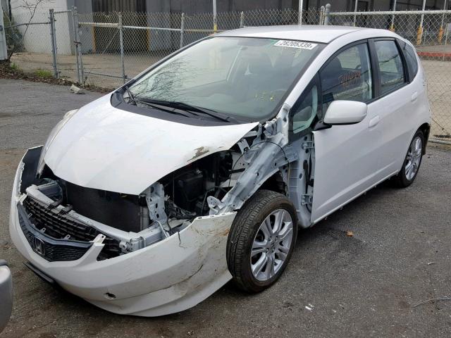 JHMGE8H41AC039149 - 2010 HONDA FIT SPORT WHITE photo 2