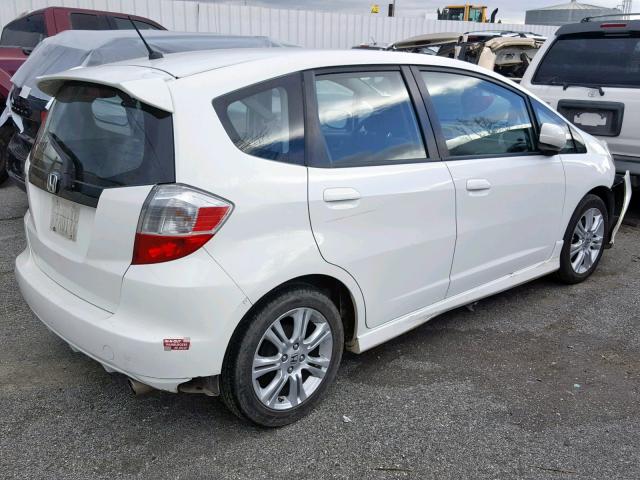 JHMGE8H41AC039149 - 2010 HONDA FIT SPORT WHITE photo 4