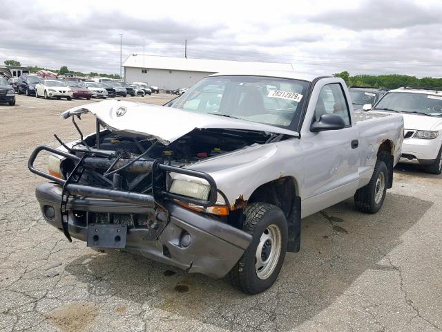 1B7GG16X82S670620 - 2002 DODGE DAKOTA BAS SILVER photo 2