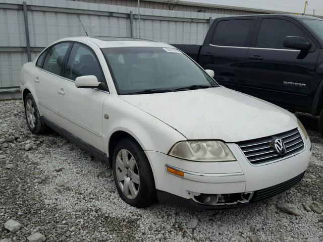 WVWTH63B71P143753 - 2001 VOLKSWAGEN PASSAT GLX 白色 照片 1