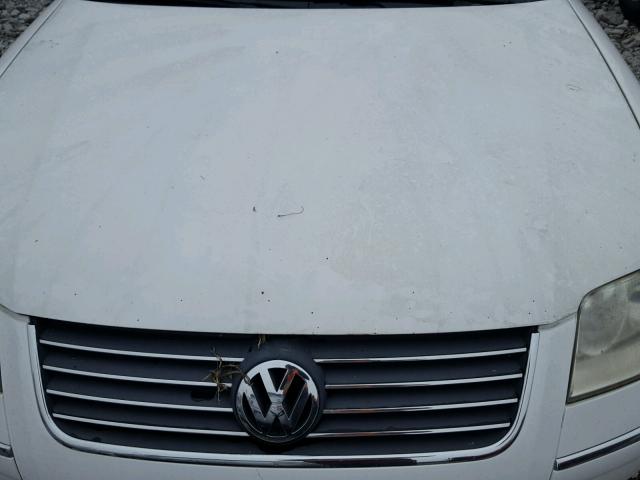 WVWTH63B71P143753 - 2001 VOLKSWAGEN PASSAT GLX 白色 照片 7