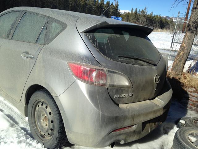 JM1BL1L52B1468192 - 2011 MAZDA 3 S GRAY photo 4