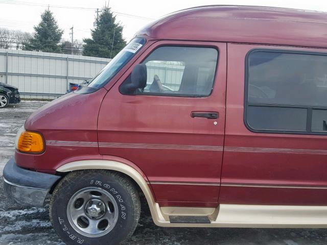 2D6WB11Y03K512014 - 2003 DODGE RAM VAN B1 RED photo 9