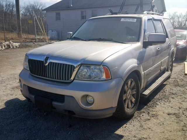 5LMFU28R53LJ42577 - 2003 LINCOLN NAVIGATOR SILVER photo 2
