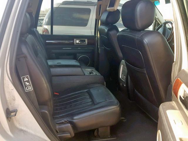 5LMFU28R53LJ42577 - 2003 LINCOLN NAVIGATOR SILVER photo 6