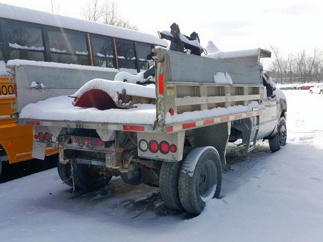 1FDAF57F92EB82941 - 2002 FORD F550 SUPER SILVER photo 4