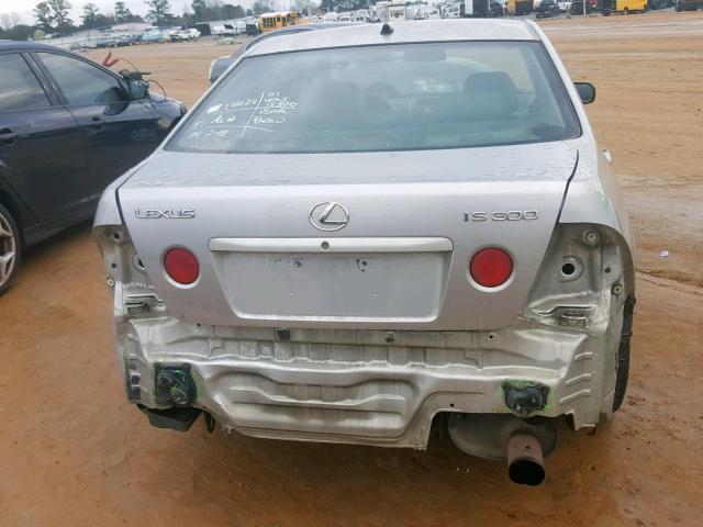 JTHBD182510001394 - 2001 LEXUS IS 300 SILVER photo 9