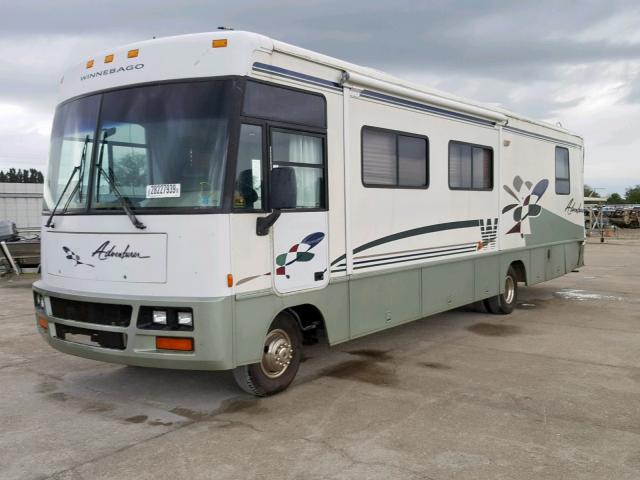 3FCMF53G6VJA27490 - 1998 WINNEBAGO ADVENTURER WHITE photo 2