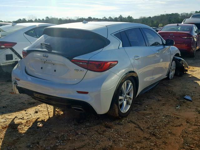 SJKCH5CP1HA038660 - 2017 INFINITI QX30 BASE WHITE photo 4