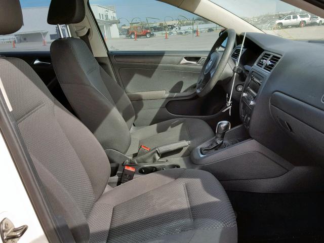 3VW2K7AJXCM364881 - 2012 VOLKSWAGEN JETTA BASE WHITE photo 5