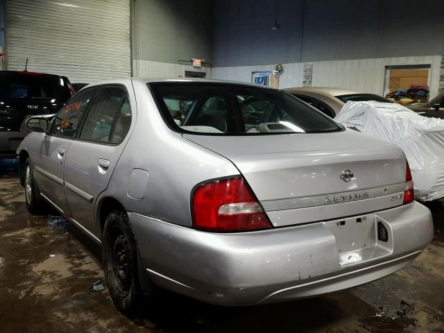 1N4DL01D8YC211795 - 2000 NISSAN ALTIMA XE SILVER photo 3