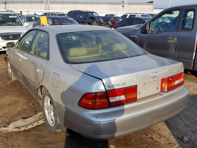 JT8BF28GXW5016625 - 1998 LEXUS ES 300 TAN photo 3