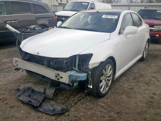 JTHCK262185016216 - 2008 LEXUS IS 250 WHITE photo 2