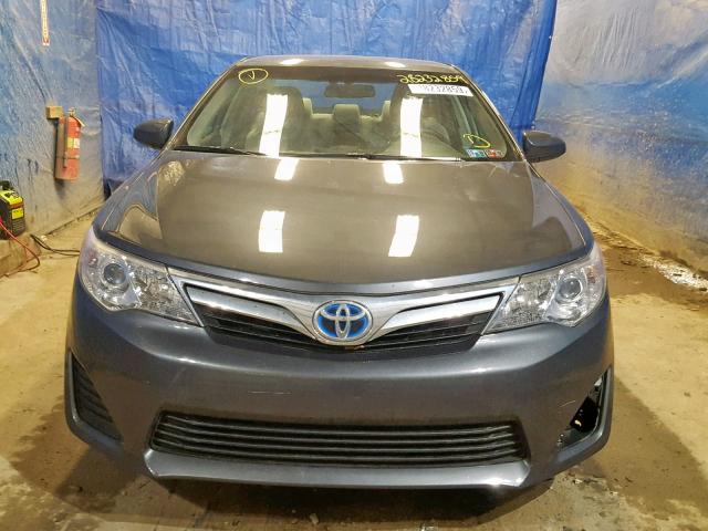 4T1BD1FK4CU058116 - 2012 TOYOTA CAMRY HYBR GRAY photo 9