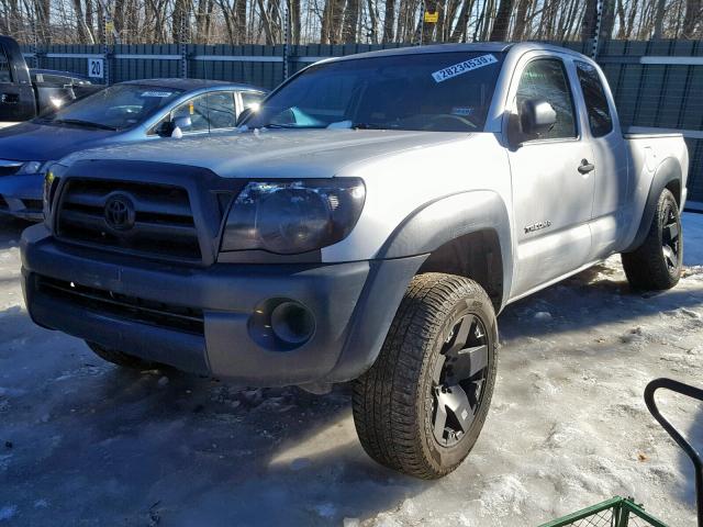 5TEUX42NX5Z005775 - 2005 TOYOTA TACOMA ACC SILVER photo 2