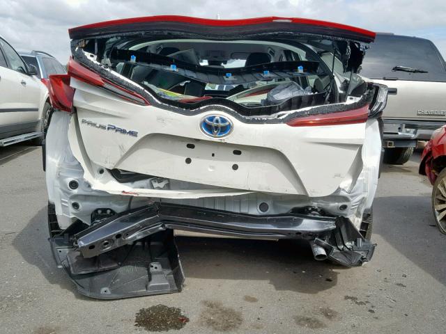 JTDKARFP6J3091130 - 2018 TOYOTA PRIUS PRIM WHITE photo 9