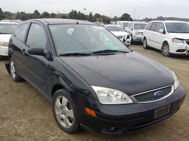 3FAHP31N35R140700 - 2005 FORD FOCUS ZX3 BLACK photo 1