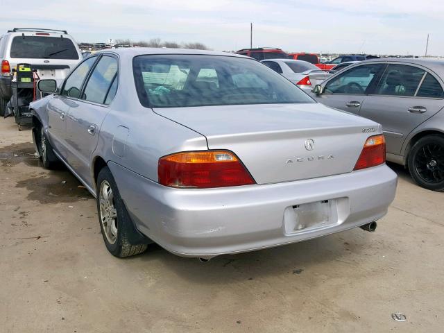 19UUA5662YA062174 - 2000 ACURA 3.2TL SILVER photo 3