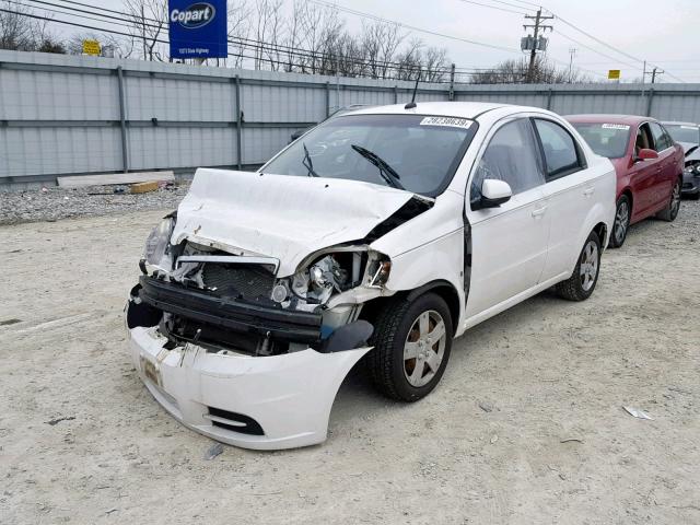 KL1TD56E89B626132 - 2009 CHEVROLET AVEO LS WHITE photo 2