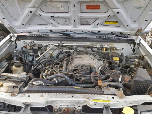 1N6ED27T6YC370642 - 2000 NISSAN FRONTIER C SILVER photo 7