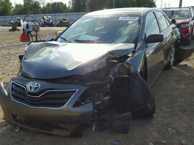 4T4BF3EK5BR123888 - 2011 TOYOTA CAMRY BASE GRAY photo 2