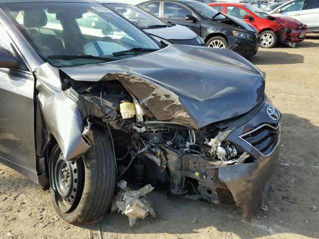 4T4BF3EK5BR123888 - 2011 TOYOTA CAMRY BASE GRAY photo 9