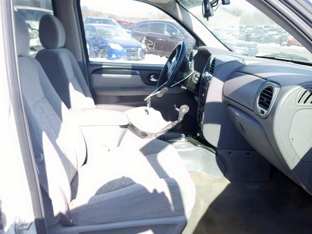 1GKDT13S352150437 - 2005 GMC ENVOY WHITE photo 5