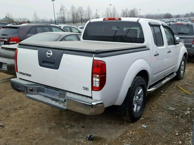 1N6AD07U27C425825 - 2007 NISSAN FRONTIER C WHITE photo 4