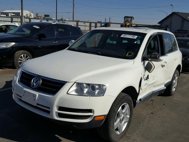 WVGZG77L45D081723 - 2005 VOLKSWAGEN TOUAREG 3. WHITE photo 2