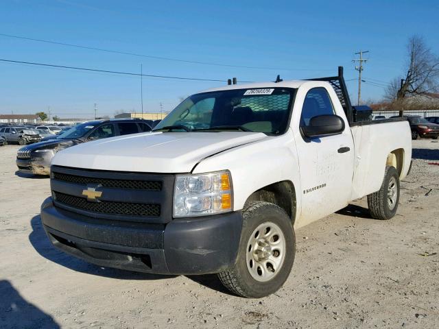 1GCEC14C27E585331 - 2007 CHEVROLET SILVERADO WHITE photo 2