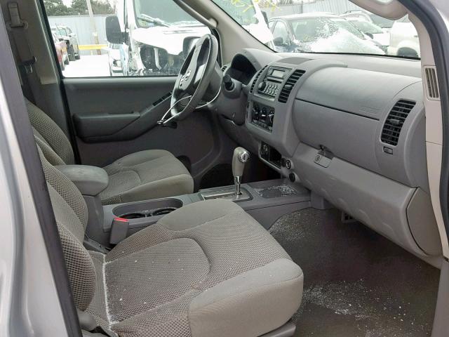 1N6AD07W77C447398 - 2007 NISSAN FRONTIER C SILVER photo 5