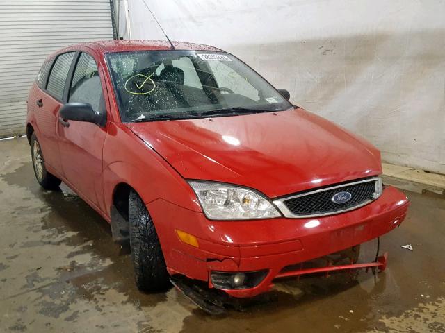 3FAFP37N75R105222 - 2005 FORD FOCUS ZX5 RED photo 1